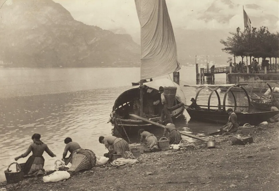 Washerwomen at Lake Como by Alfred Stieglitz