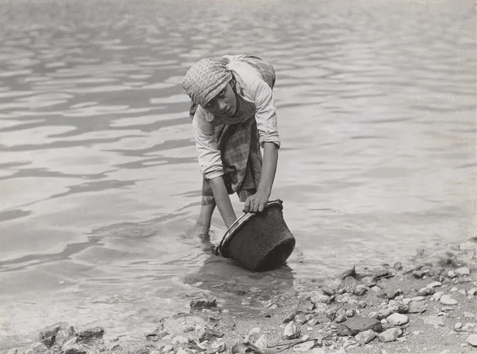 Kettle Cleaner, Lake Como by Alfred Stieglitz
