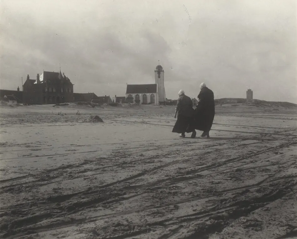 Scurrying Home by Alfred Stieglitz