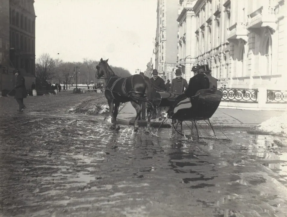 Sunday, Fifth Avenue and Fifty-Seventh Street, New York by Alfred Stieglitz